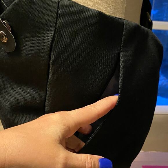 Black Canvas Unisex Crossbody Bag - Picture 8 of 11